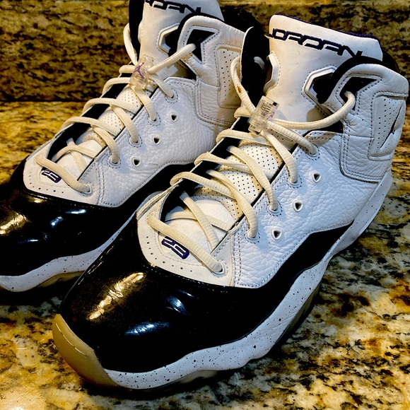 Jordan Basketball shoes. - Picture 4 of 4